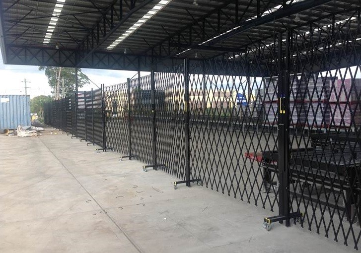 SECURITY BARRIERS FOR FACTORIES, WAREHOUSES, LOADING DOCKS, FACTORY SHOWROOMS